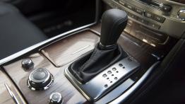 Infiniti Q70 Facelifting Hybrid (2015) - dźwignia zmiany biegów