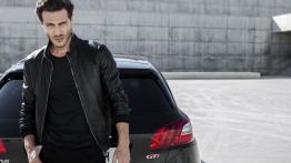 Peugeot 308 II Hatchback GTi (2016) - tył - inne ujęcie