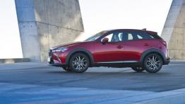 Mazda CX-3 SKYACTIV-G AWD (2015) - lewy bok