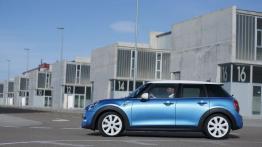 Mini Cooper S 2014 - wersja 5-drzwiowa - lewy bok