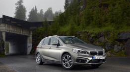 BMW 225i Active Tourer (2014) - widok z przodu