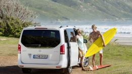 Mercedes klasy V (2014) - widok z tyłu