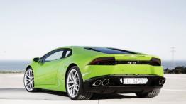 Lamborghini Huracan LP 610-4 (2014) - widok z tyłu
