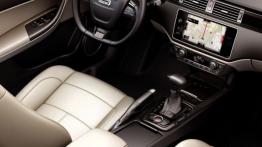 Qoros 3 Sedan (2013) - kokpit