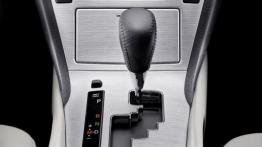 Toyota Avensis III kombi Facelifting - konsola środkowa