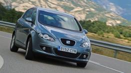 Seat Toledo III - przód - reflektory wyłączone