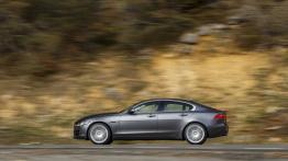 Jaguar XE 2.0d Ammonite Grey (2015) - lewy bok