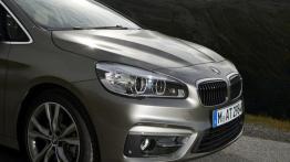 BMW 225i Active Tourer (2014) - przód - inne ujęcie