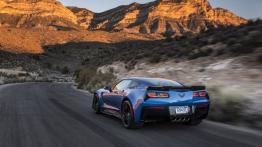 Chevrolet Corvette C7 Z06 Coupe (2015) - widok z tyłu
