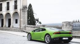 Lamborghini Huracan LP 610-4 (2014) - widok z tyłu