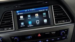 Hyundai Sonata YF Facelifting Sport 2.0T (2015) - ekran systemu multimedialnego