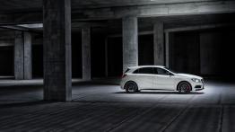 Mercedes A45 AMG (2013) - prawy bok
