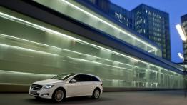 Mercedes Klasa R 2010 - widok z przodu