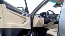 Hyundai Genesis 3.8 HTRAC vs. Lancia Thema 3.6 AWD - nie tylko Niemcy