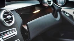 Mercedes-Benz Klasa C 300h - galeria redakcyjna - schowek przedni zamkni?ty