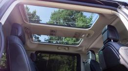 Peugeot Traveller Business VIP Long - galeria redakcyjna - szyberdach od wewnątrz - widok z tyłu