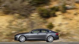 Jaguar XE 2.0d Ammonite Grey (2015) - lewy bok