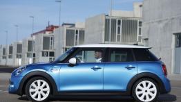 Mini Cooper S 2014 - wersja 5-drzwiowa - lewy bok