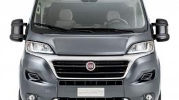 Fiat Ducato III Facelifting Furgon (2014) - przód - reflektory włączone