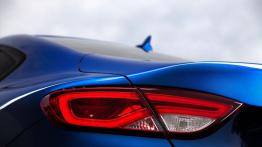 Chrysler 200S (2015) - lewy tylny reflektor - włączony