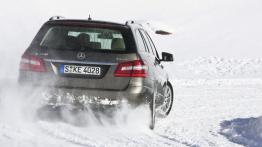 Mercedes E 350 CDI 4MATIC W212 kombi - widok z tyłu