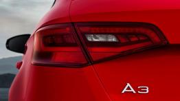 Audi A3 III Sportback - lewy tylny reflektor - wyłączony