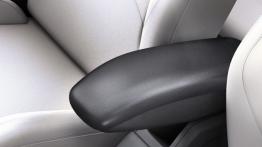 Citroen C3 II Facelifting (2013) - podłokietnik przedni