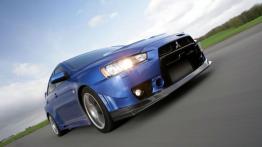 Mitsubishi Lancer Evolution X FQ-400 - widok z przodu