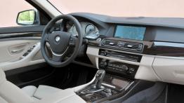 BMW serii 5 ActiveHybrid - pełny panel przedni