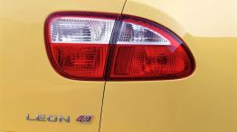 Seat Leon Cupra 4 - prawy tylny reflektor - wyłączony