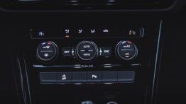 Volkswagen Touran 2.0 TDI 150 KM - galeria redakcyjna - panel sterowania wentylacją i nawiewem