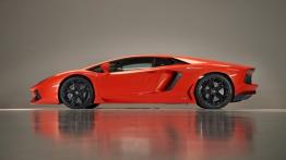 Lamborghini Aventador LP700-4 - lewy bok
