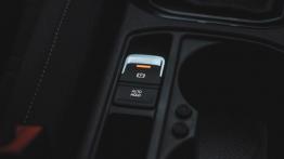 Volkswagen Touran 2.0 TDI 150 KM - galeria redakcyjna - inny element wnętrza z przodu