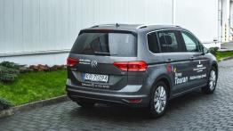 Volkswagen Touran 2.0 TDI 150 KM - galeria redakcyjna - widok z tyłu