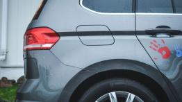 Volkswagen Touran 2.0 TDI 150 KM - galeria redakcyjna - prawe tylne nadkole