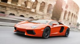 Lamborghini Aventador LP700-4 - widok z przodu