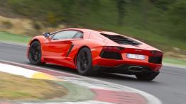 Lamborghini Aventador LP700-4 - widok z tyłu