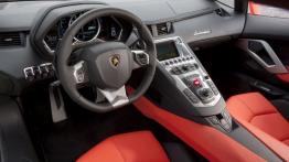 Lamborghini Aventador LP700-4 - pełny panel przedni