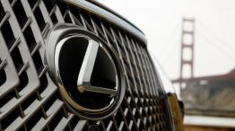 Samuraj w smokingu – nowy Lexus LS 500