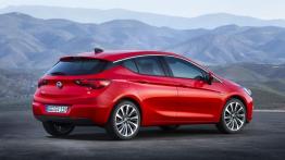Opel Astra K Hatchback 5d (2016) - widok z tyłu