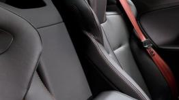 Jaguar F-Type S Manual Coupe (2016) - fotel kierowcy, widok z przodu