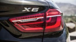 BMW X6 II xDrive50i (2015) - emblemat