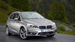 BMW 225i Active Tourer (2014) - widok z przodu