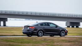 Chrysler 200C (2015) - widok z tyłu