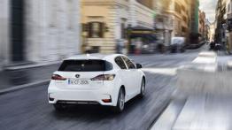 Lexus CT 200h Facelifting (2014) - widok z tyłu
