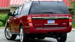 Ford Expedition III Facelifting (2015) - widok z tyłu