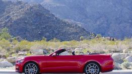 Ford Mustang VI Cabrio (2015) - lewy bok