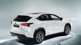 Lexus NX 300h (2014) - tył - reflektory włączone