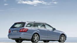 Mercedes E 350 CDI 4MATIC W212 kombi - widok z tyłu