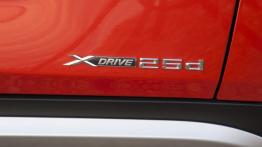 BMW X1 Facelifting - emblemat boczny